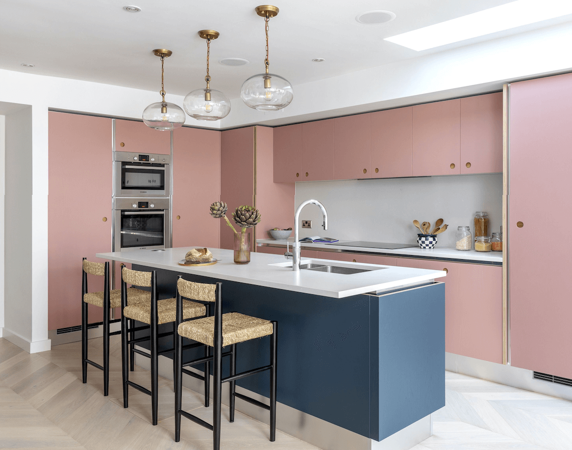 кухня в розовых тонах дизайн фото